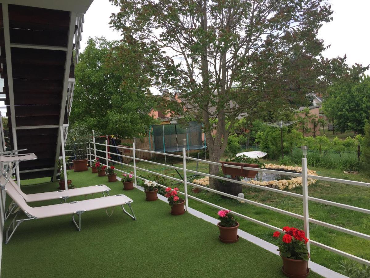 Lelle-Kert Apartman 02 Balatonlelle Zewnętrze zdjęcie