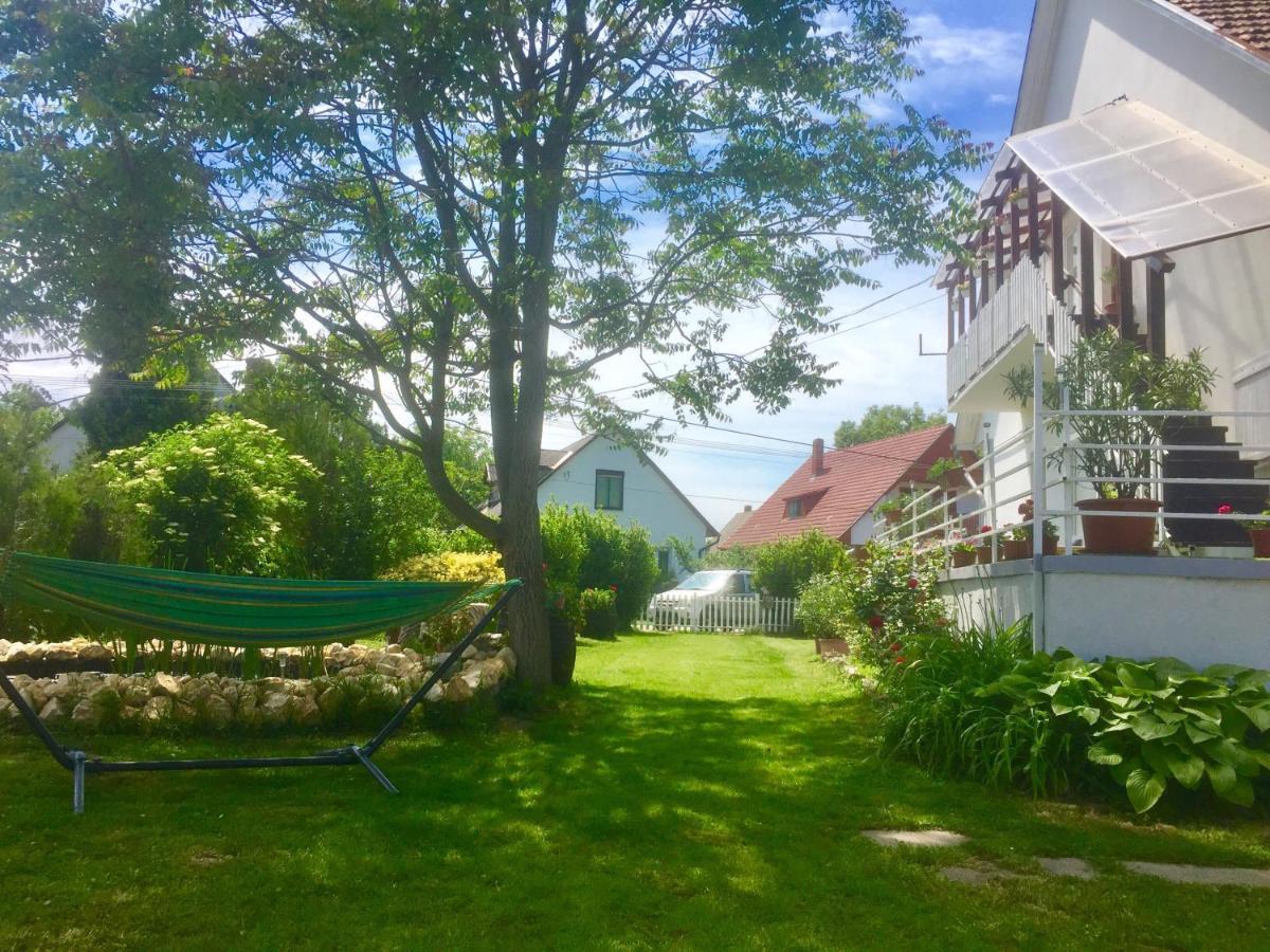 Lelle-Kert Apartman 02 Balatonlelle Zewnętrze zdjęcie