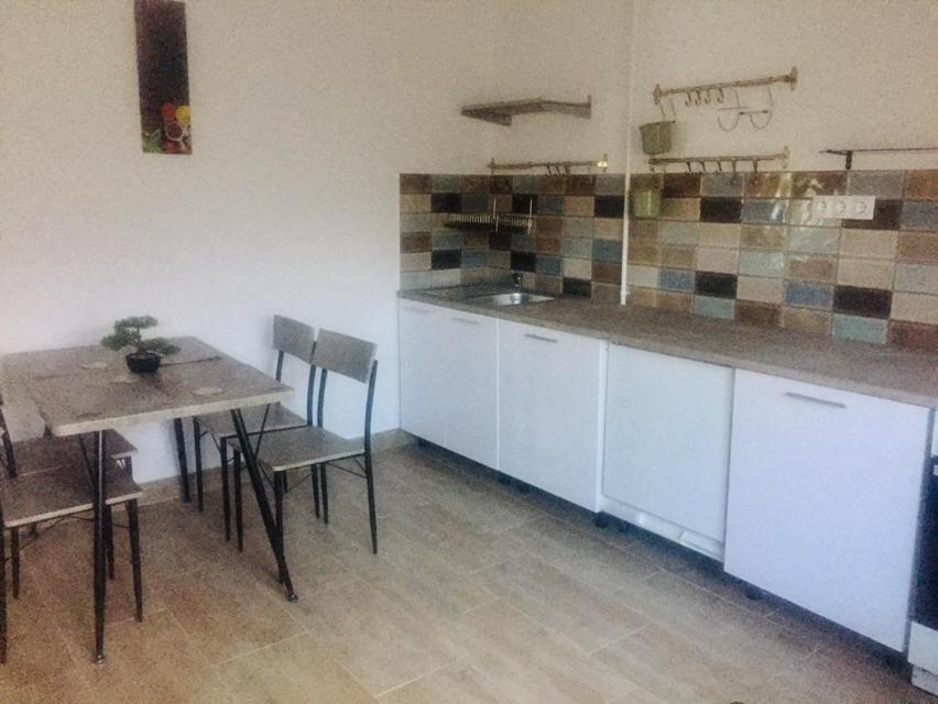 Lelle-Kert Apartman 02 Balatonlelle Zewnętrze zdjęcie