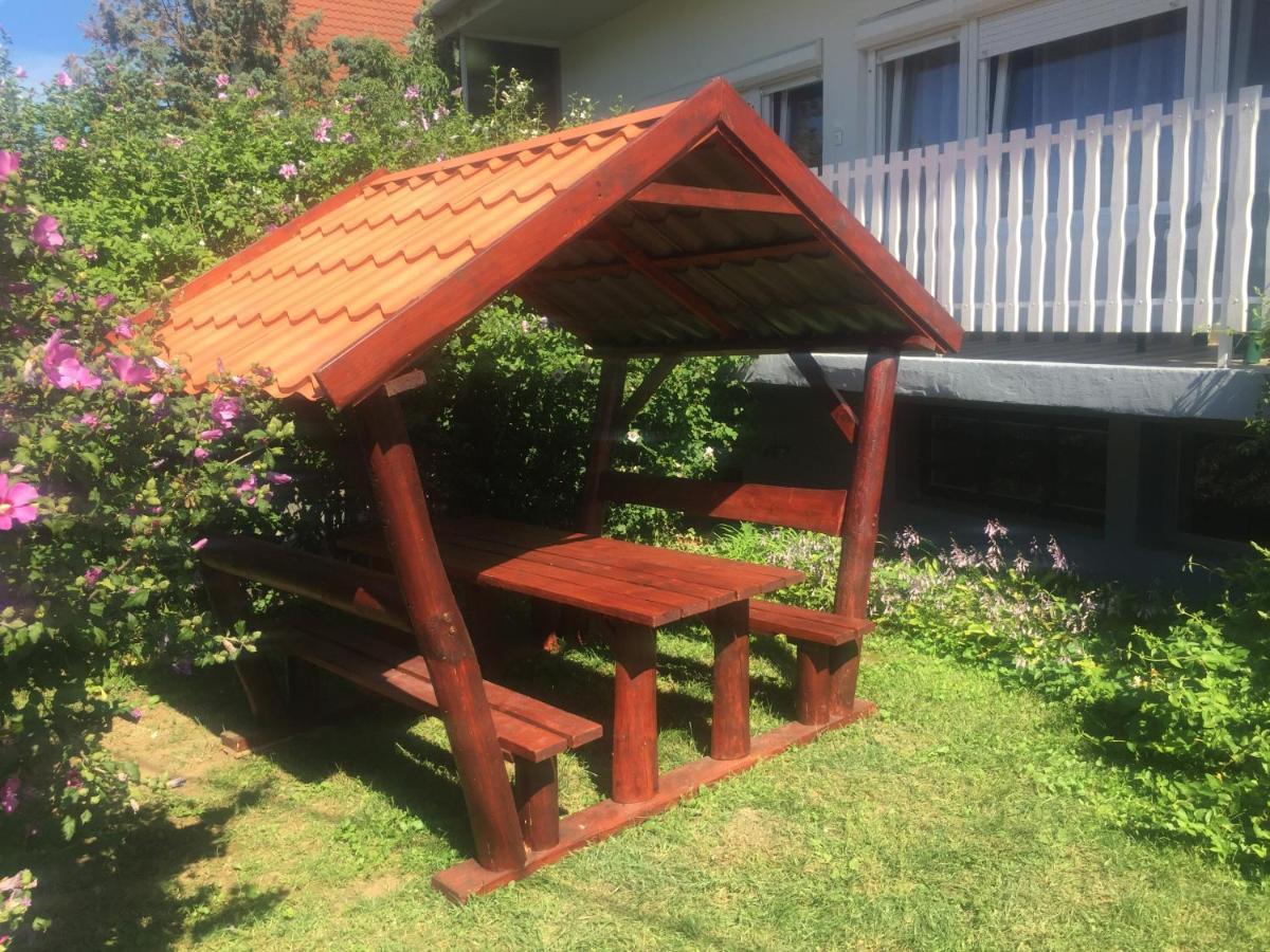 Lelle-Kert Apartman 02 Balatonlelle Zewnętrze zdjęcie